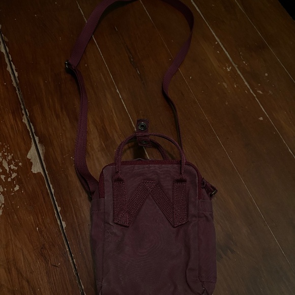 Fjällräven Kånken Mini in Royal Purple - Picture 7 of 7